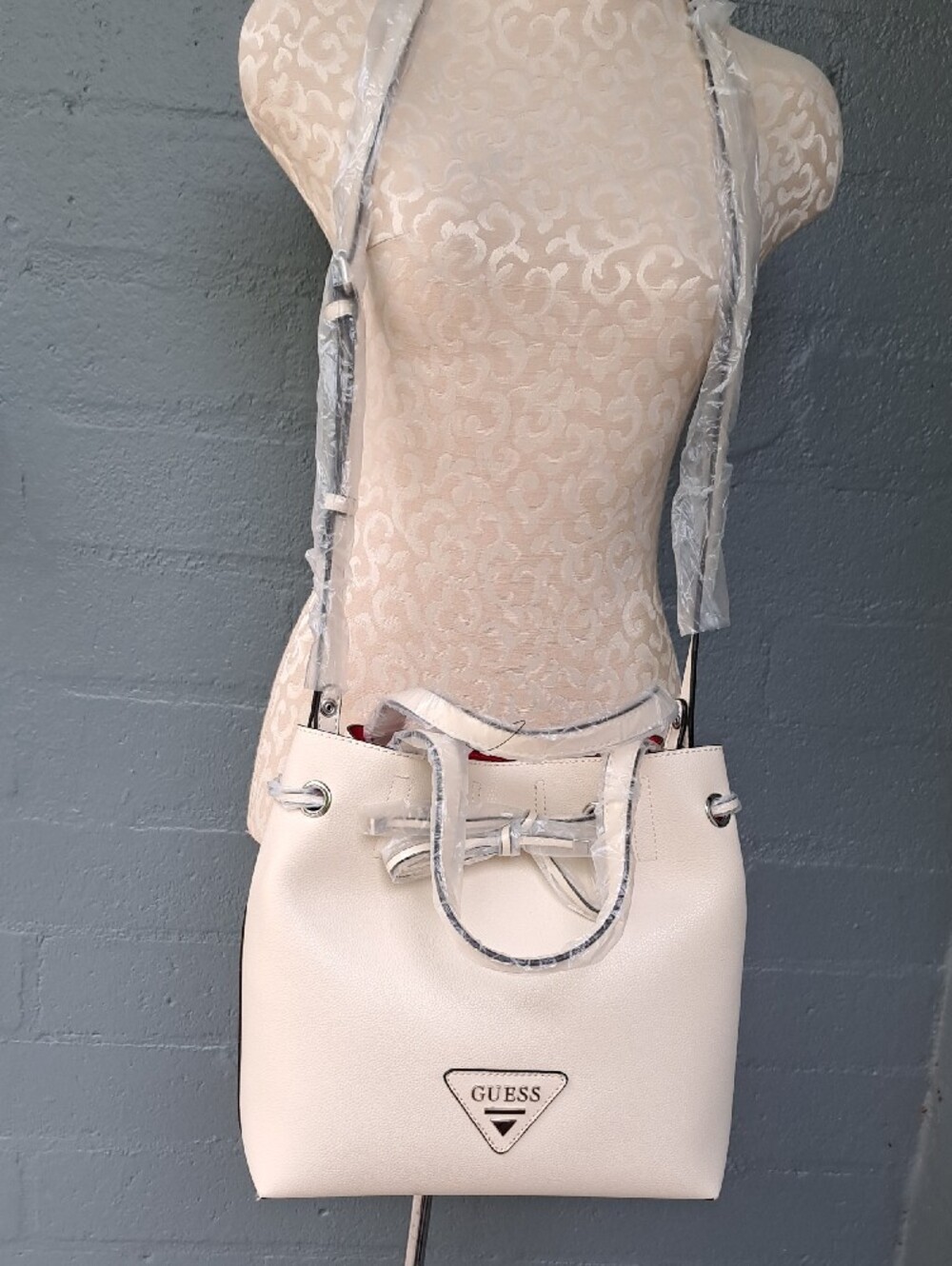 Guess Cream Pebbled Drawstring Shoulder Bag - Picture 2 of 12